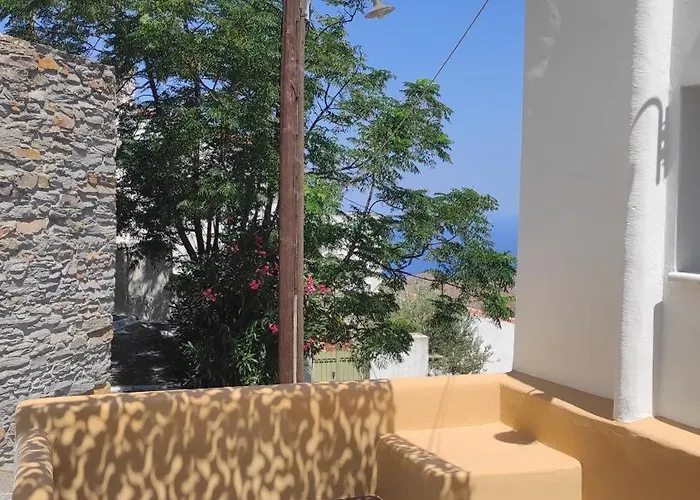 Kea's Happy Place Ioulis